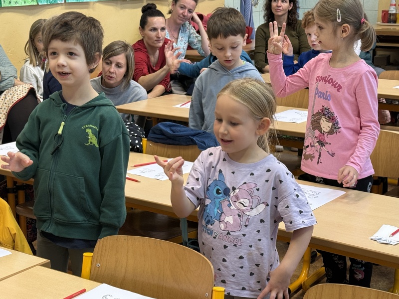 9D9EA665-9A7F-4CCB-ABA8-975C86698EC6