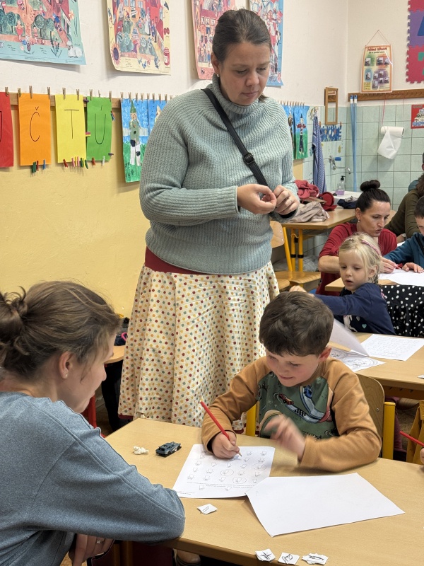 72F9C123-7F7B-4999-8C84-E9EE6B3A854D